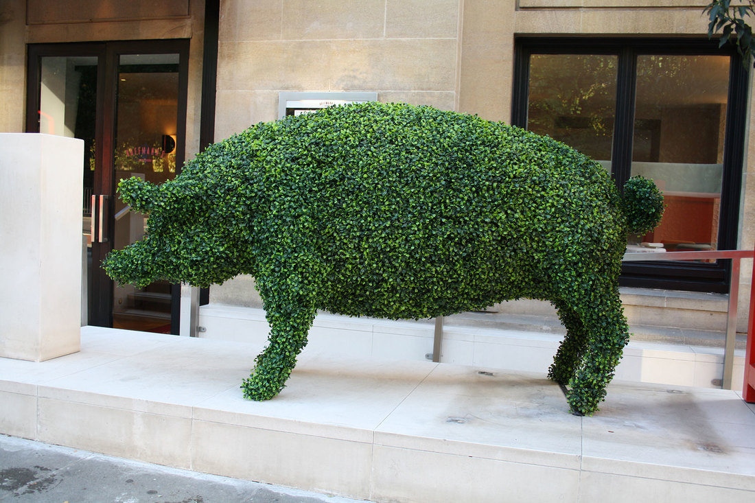 creative ideas for the use of topiary featuring animals 005