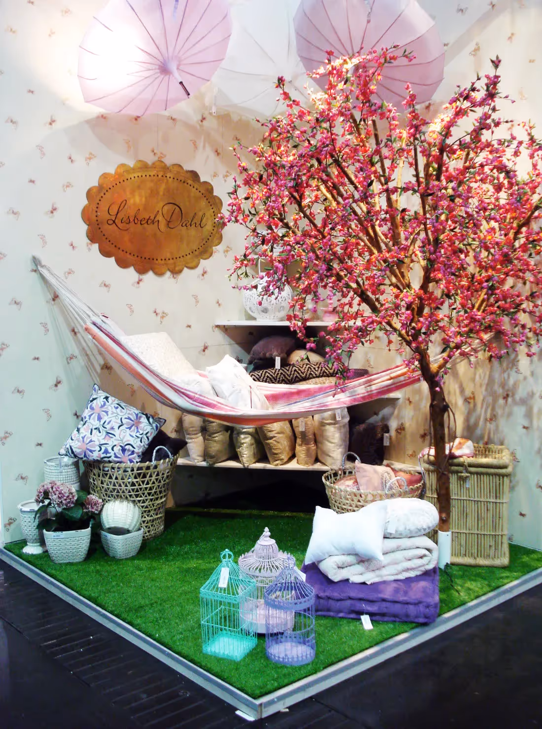 Creative use of Smaller Artificial Blossom Trees 007