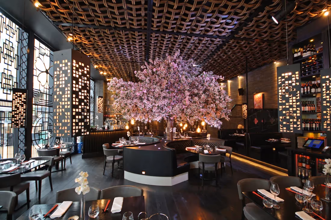 Creative use of Large Artificial Blossom Trees 010