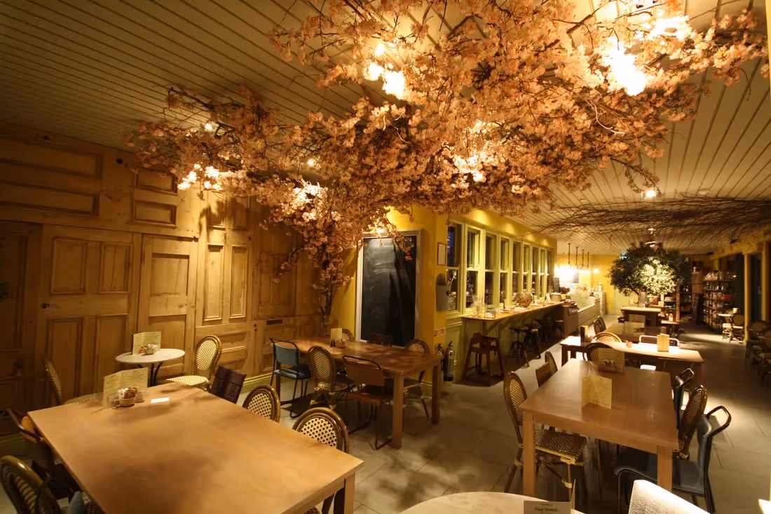 Lóuie Brown’s, Dalgety Bay