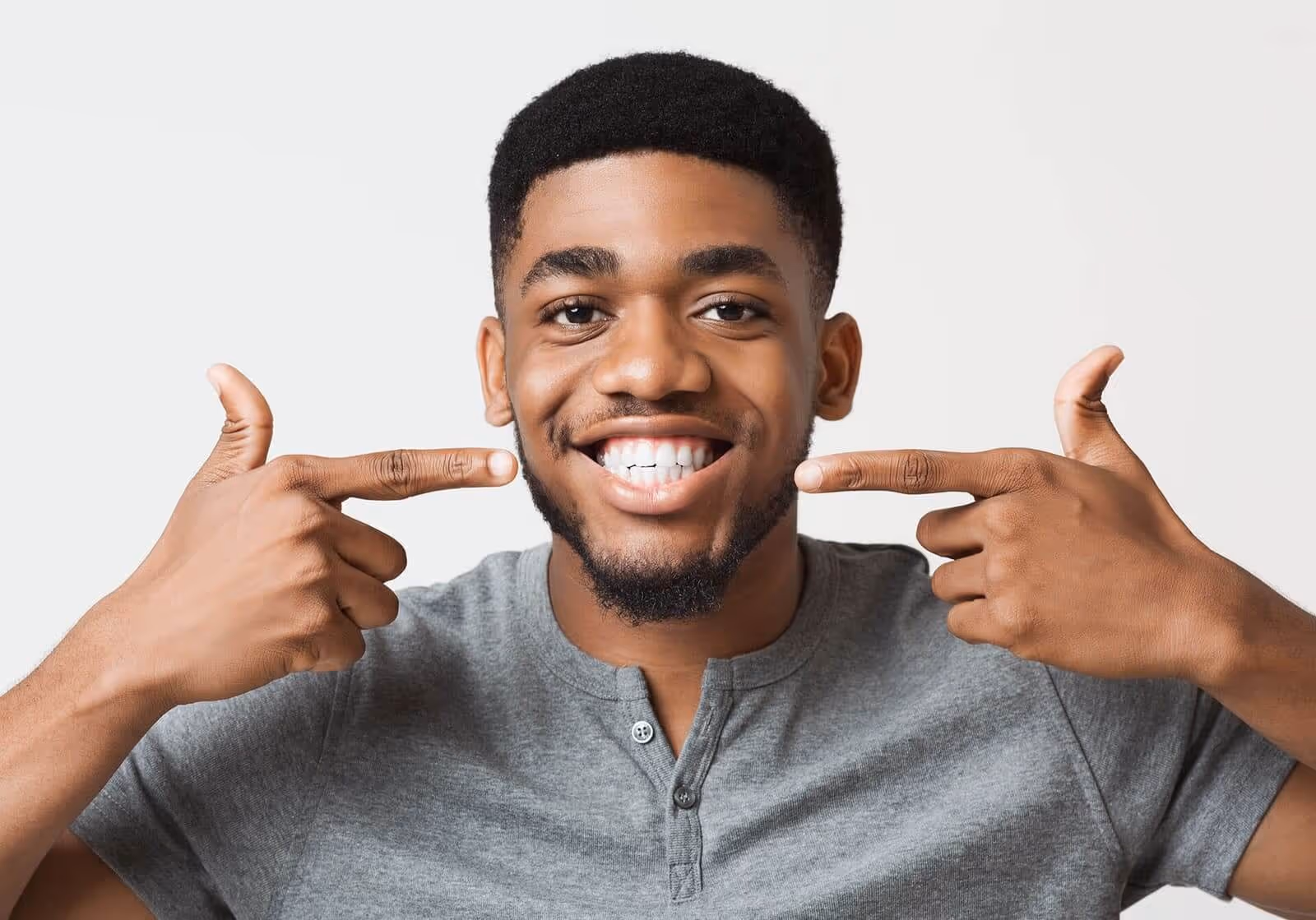 A Discreet and Comfortable Way to Achieve a Perfect Smile