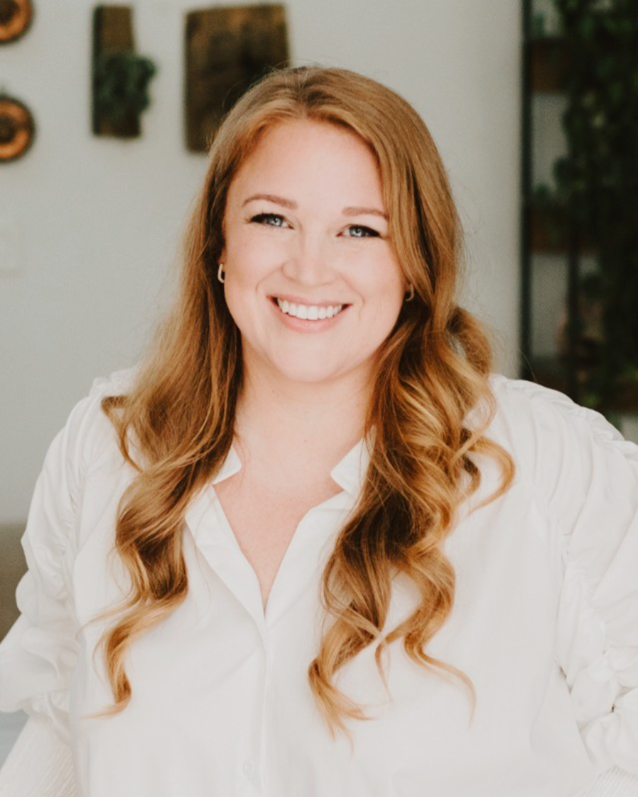 Customer portrait — click to replace. Upload here: 880×1100px (4:5 ratio), JPG or WebP, min 800px wide, under 1MB. Person centered, good lighting.