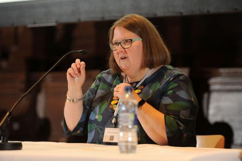 "What do engaging teachers do to connect with students?"