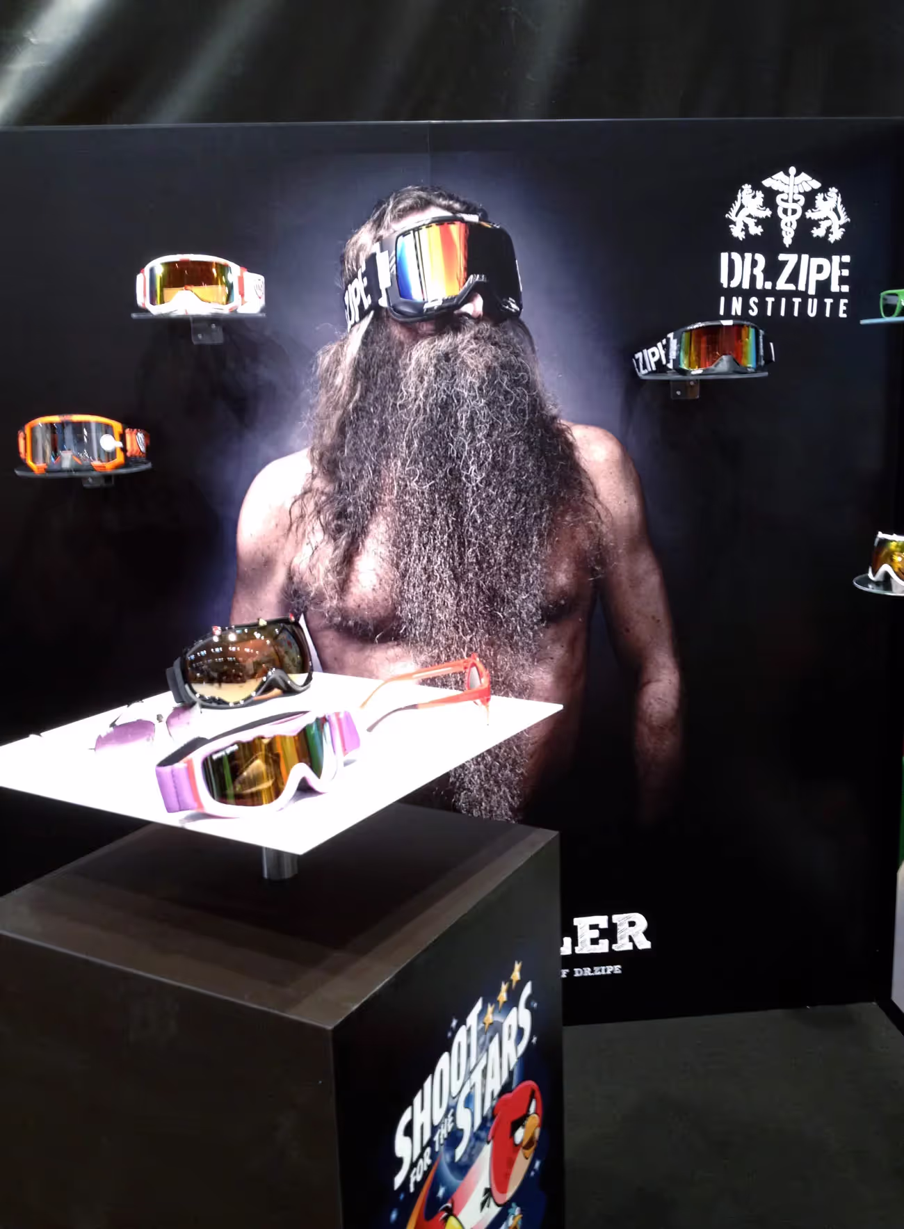 Messestand von Dr. Zipe auf der ISPO 2020 in München, Ansicht 2
