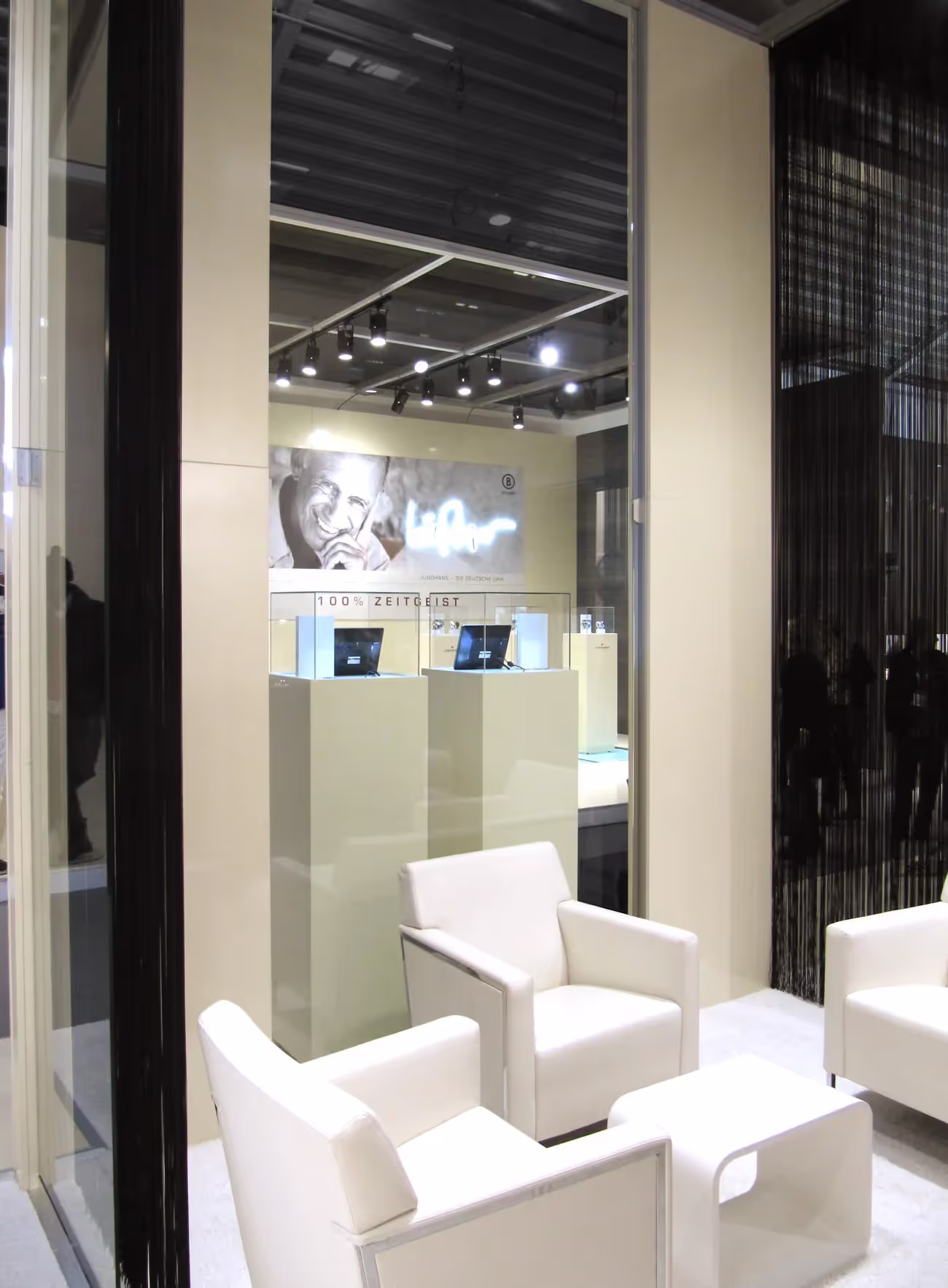 Messestand von Junghans auf der INHORGENTA 2023 in München, Ansicht 2