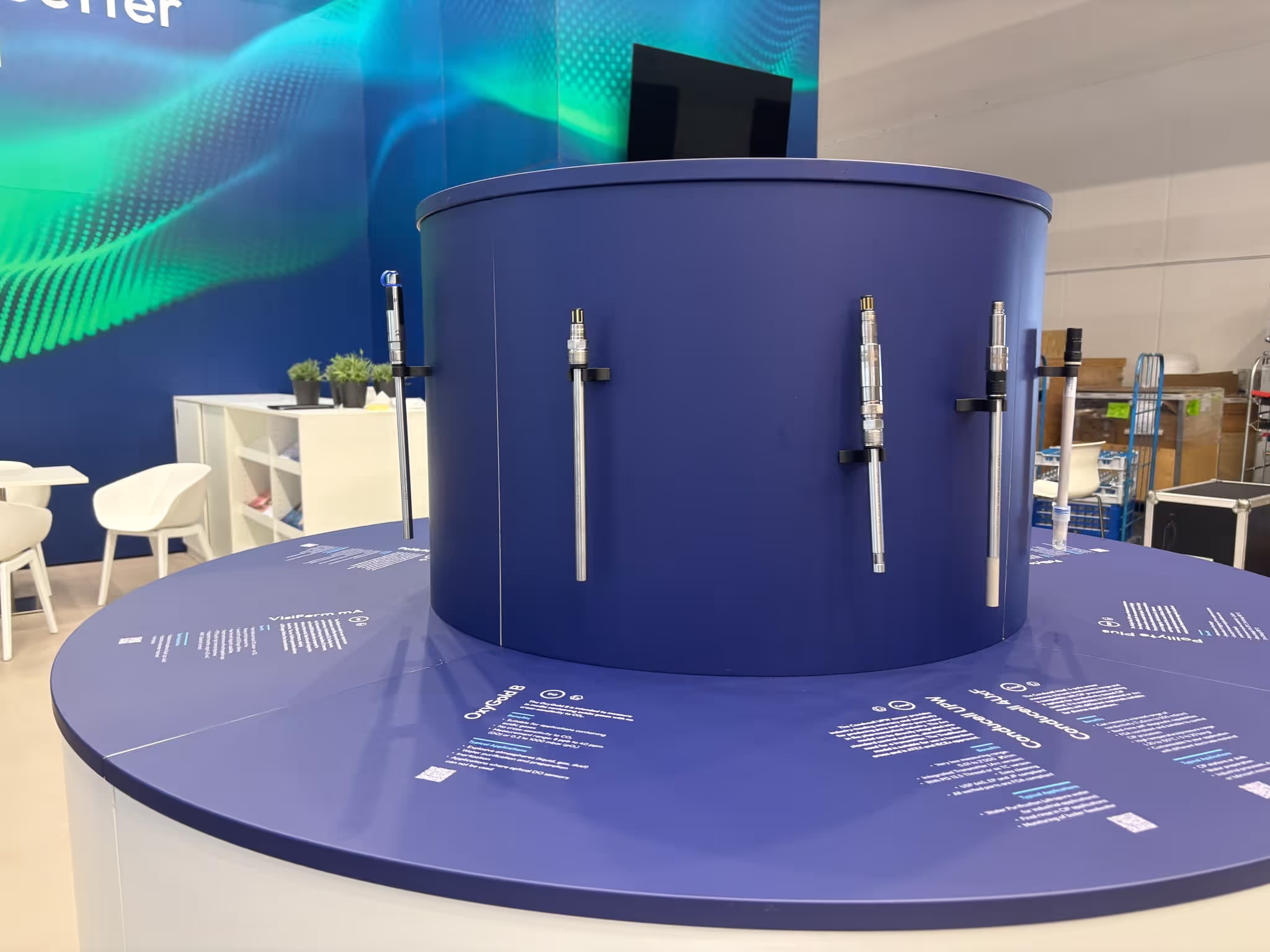 Messestand von Hamilton auf der ACHEMA 2024 in Frankfurt, Ansicht 2