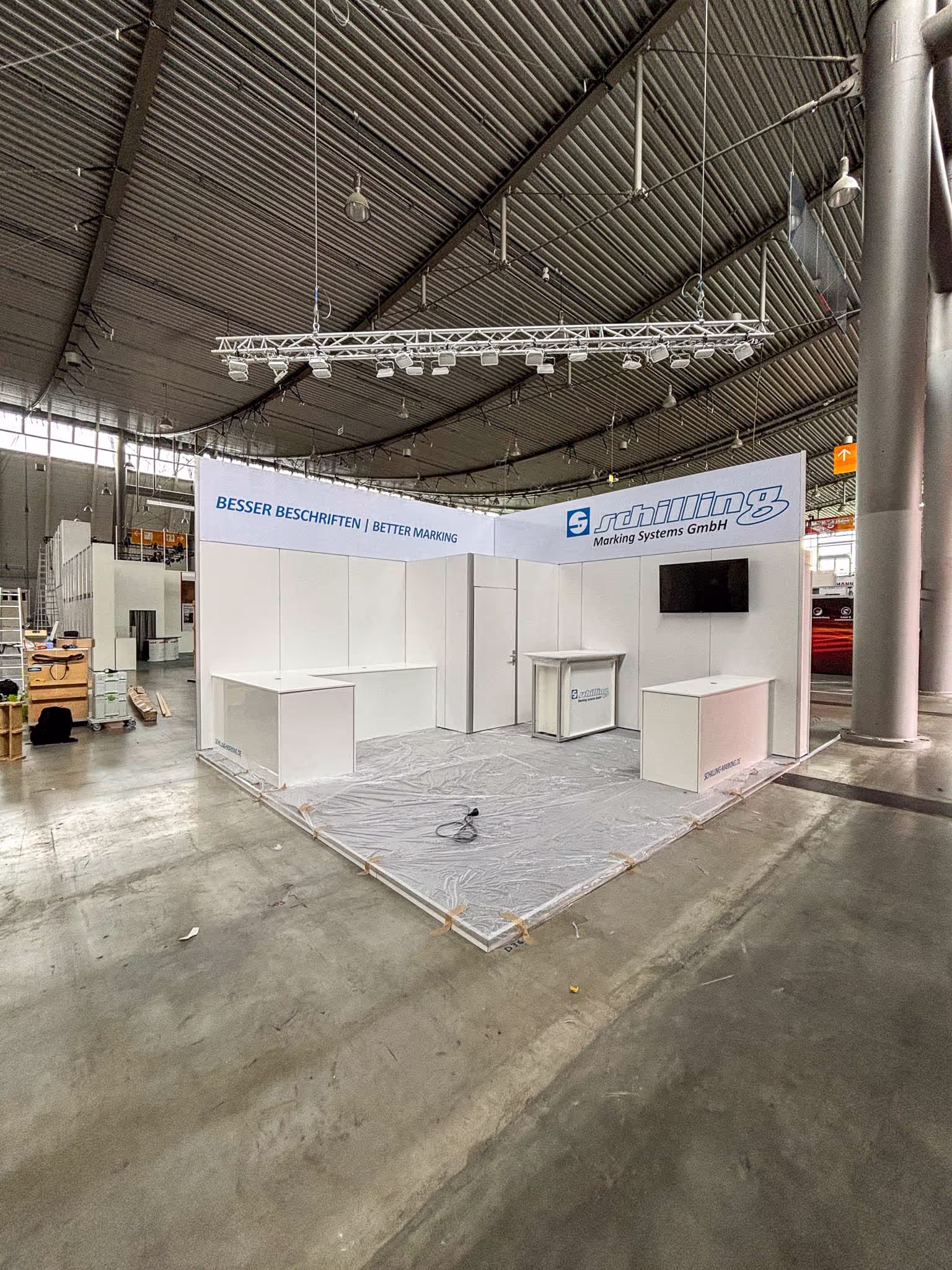 Messestand von Schilling auf der AMB 2024 in Stuttgart, Ansicht 2