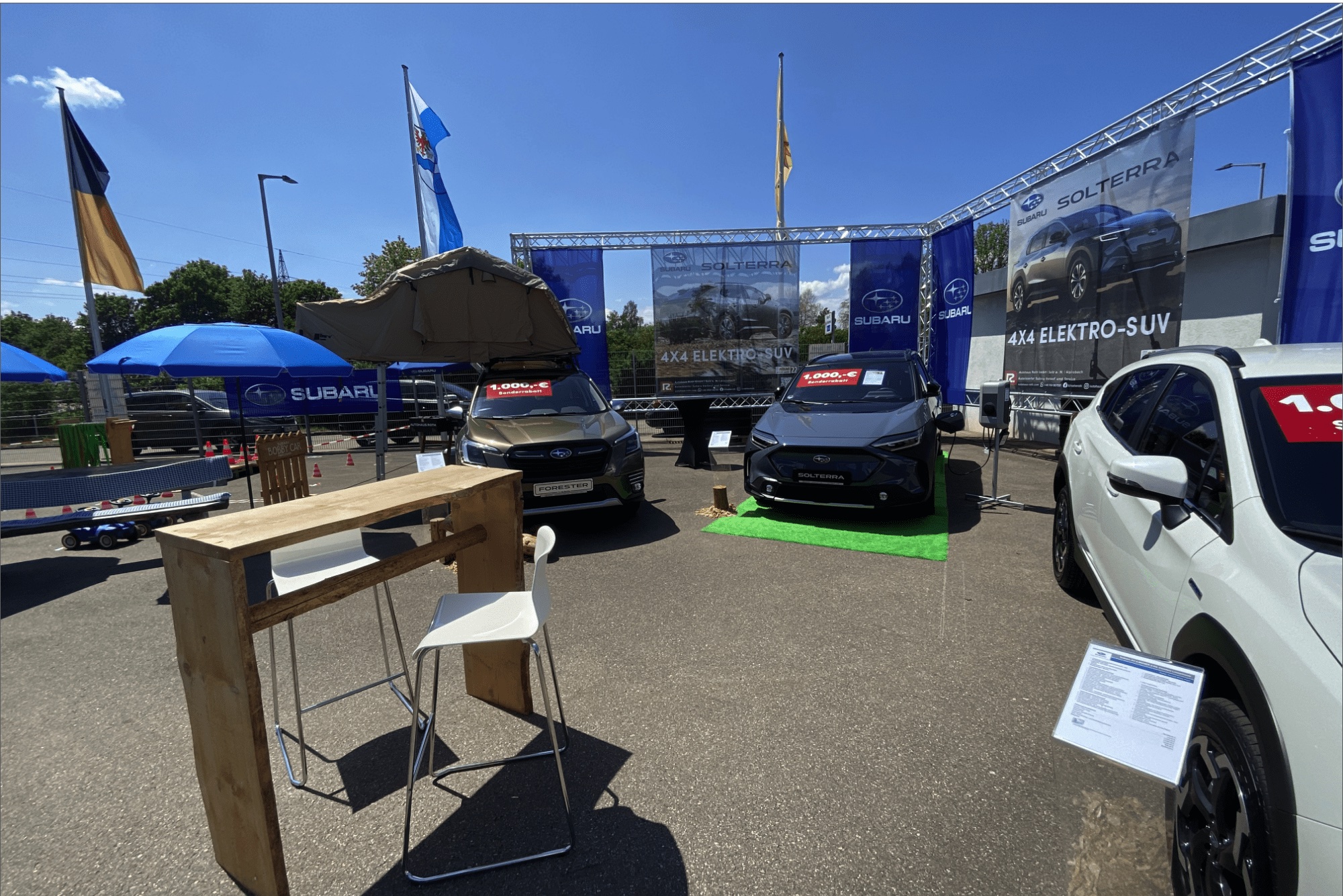 Messestand von Autohaus ROTH auf der Südwest Messe 2023 in Villingen-Schwenningen, Ansicht 3