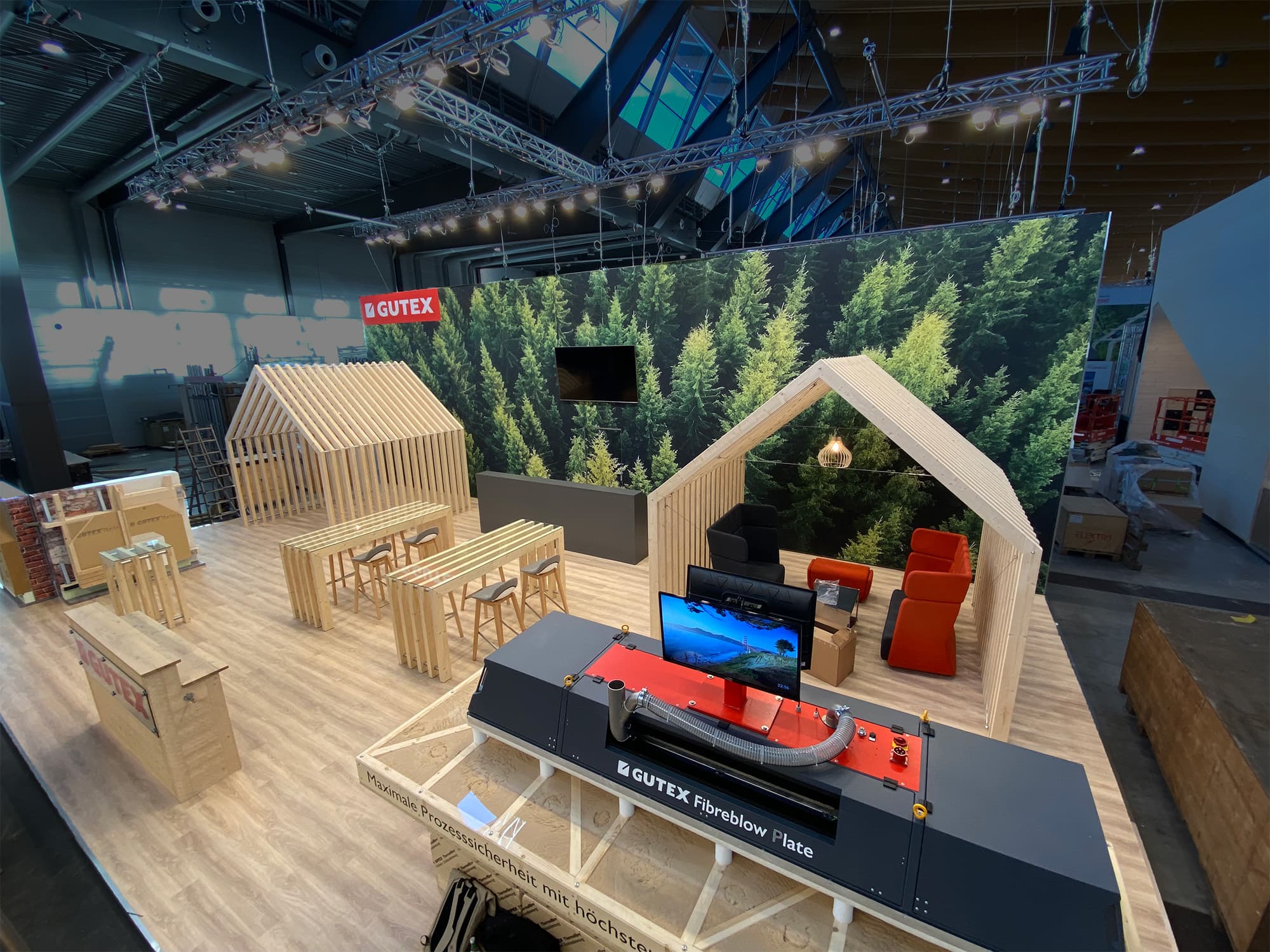 Sustainable EXFAIR exhibition stand for GUTEX – future-proof stand construction
