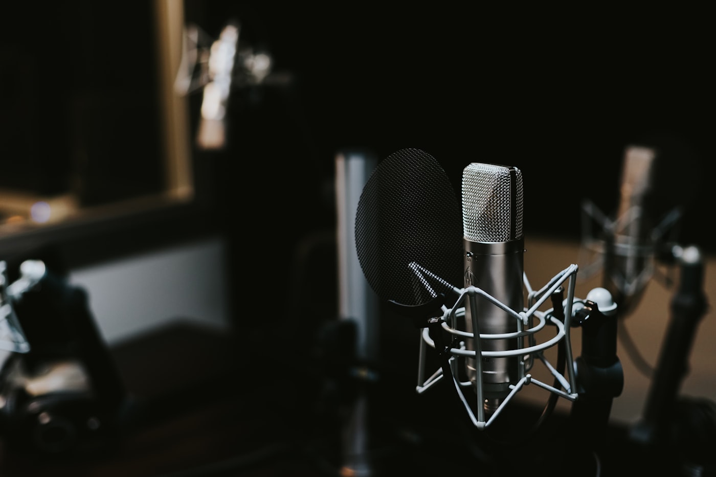 Broadcast studio microphone