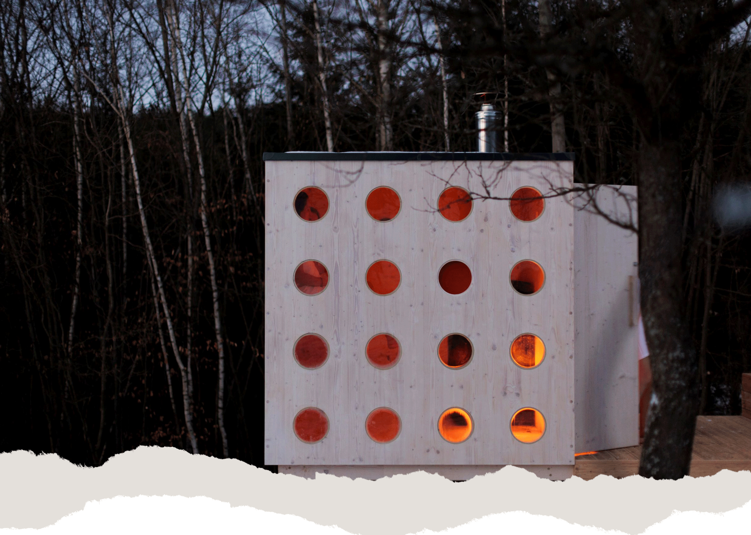 What a Hut, wah, poctivá dřevěná finská sauna, přídavná terasa a ochlazovací káď.