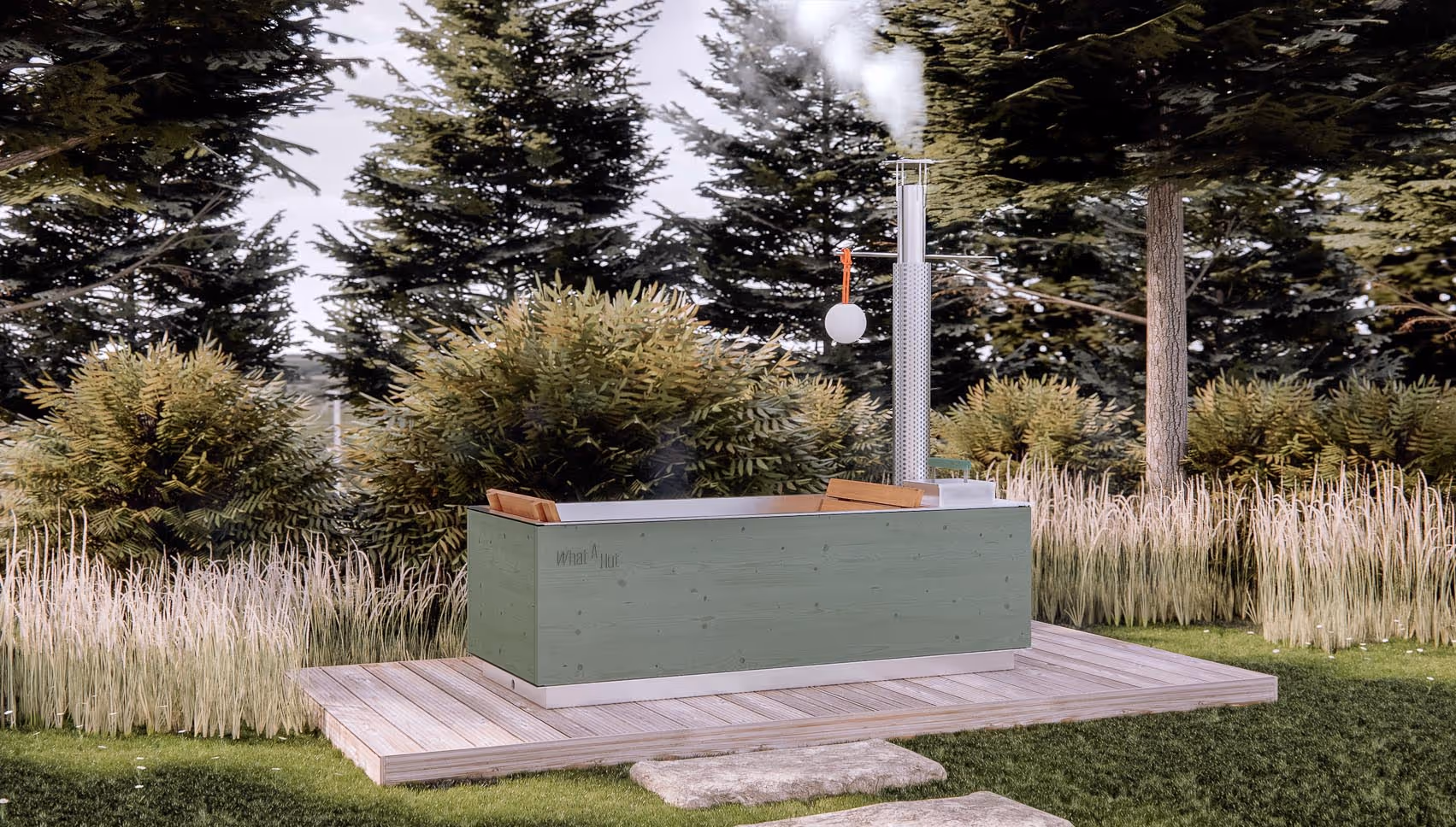 Venkovní koupací káď (hot tub) se zeleným obložením a kamny na dřevo, umístěná na dřevěné terase v zahradě.