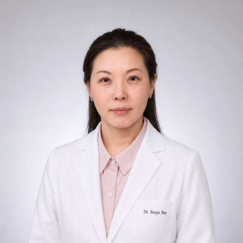 headshot of Dr. Soo Jin Bae, acupuncturist at Bixby Knolls Wellness Center