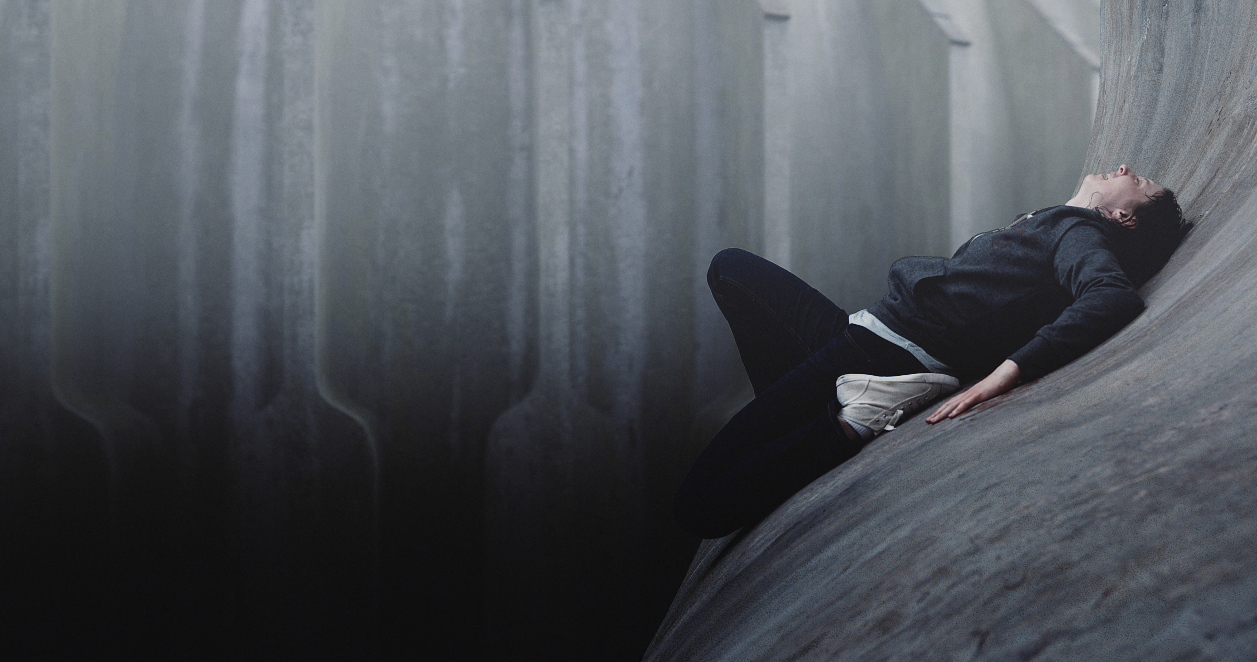 Laura Jane Turner as the unnamed protagonist — still from Curve by Tim Egan (2016)