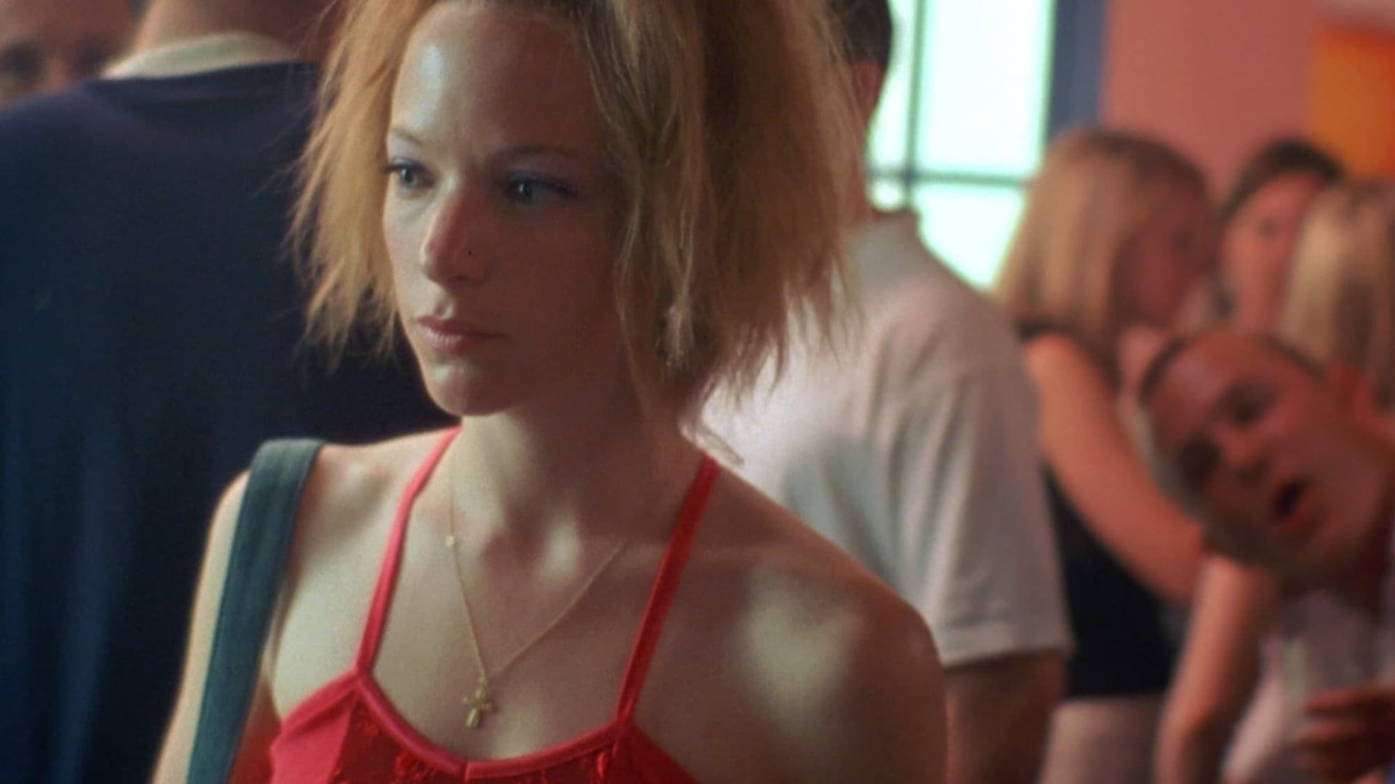 Wasp (2003) Andrea Arnold — council estate exterior, Dartford location shoot