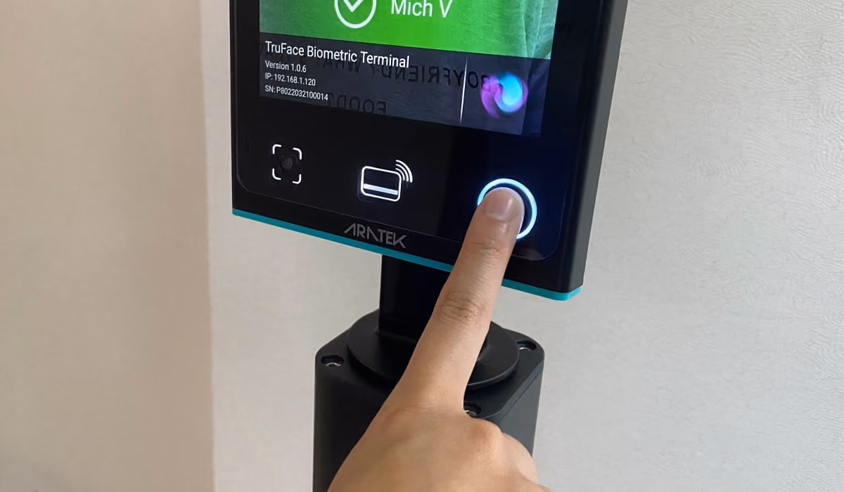 Using fingerprint recognition for the Aratek TruFace biometric access control system
