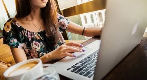 Sharing in Online Groups