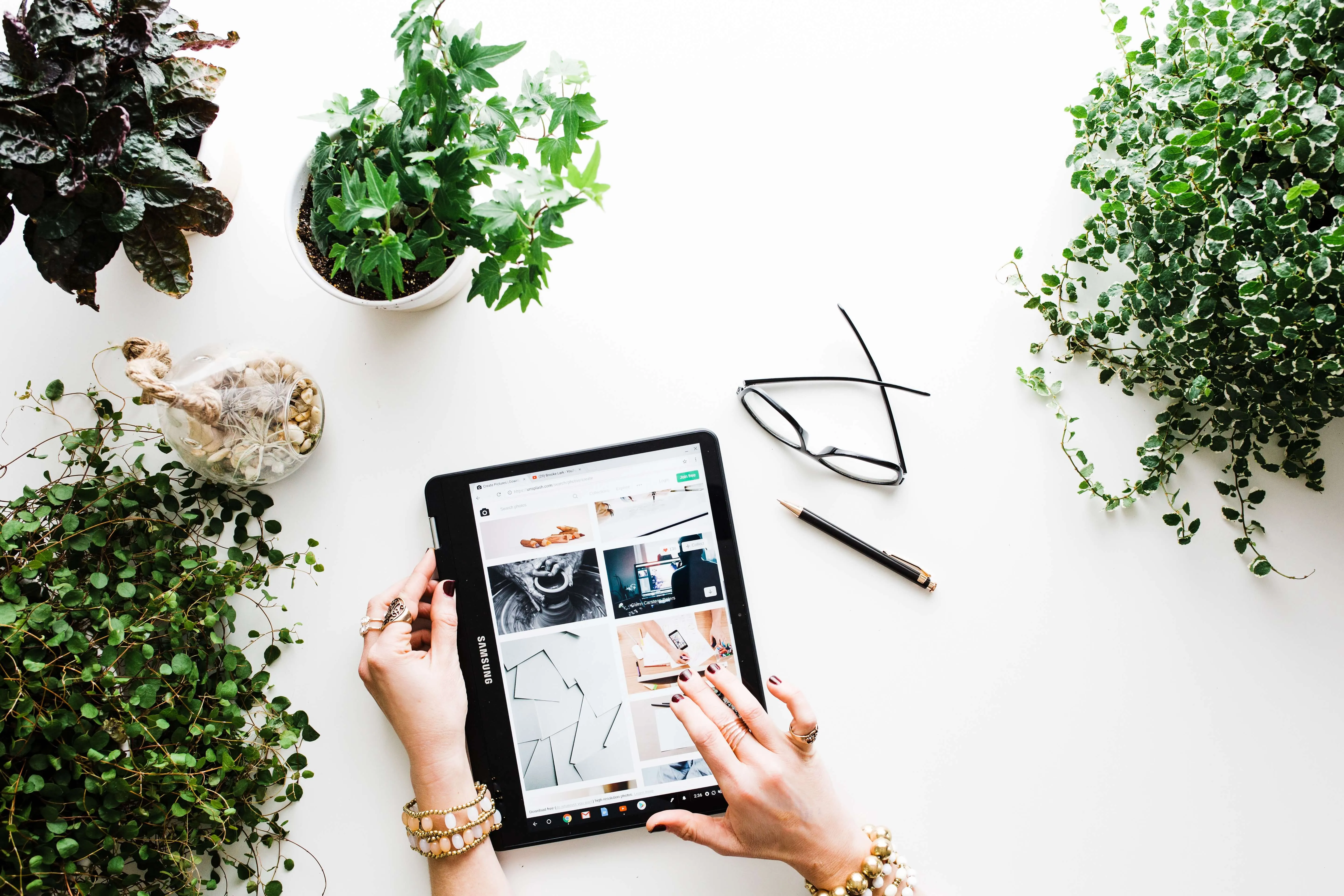 8 Trendy Ecommerce Niches in 2021 That Sell Themselves