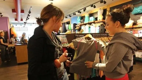 Lululemon staff word of mouth ReferralCandy