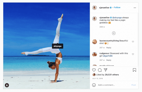 alo-yoga-brand-story-aloyoga-sjanaelise-yoga-influencer-instagram