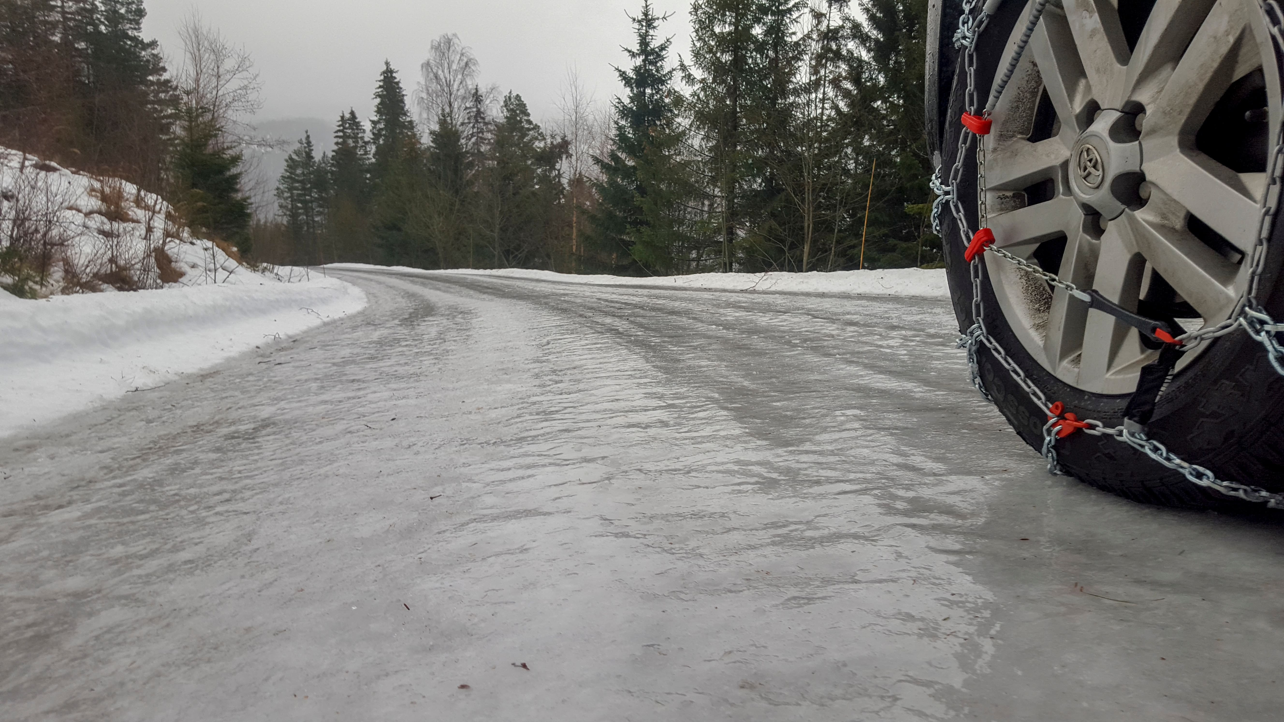 Snow chains on a wheel