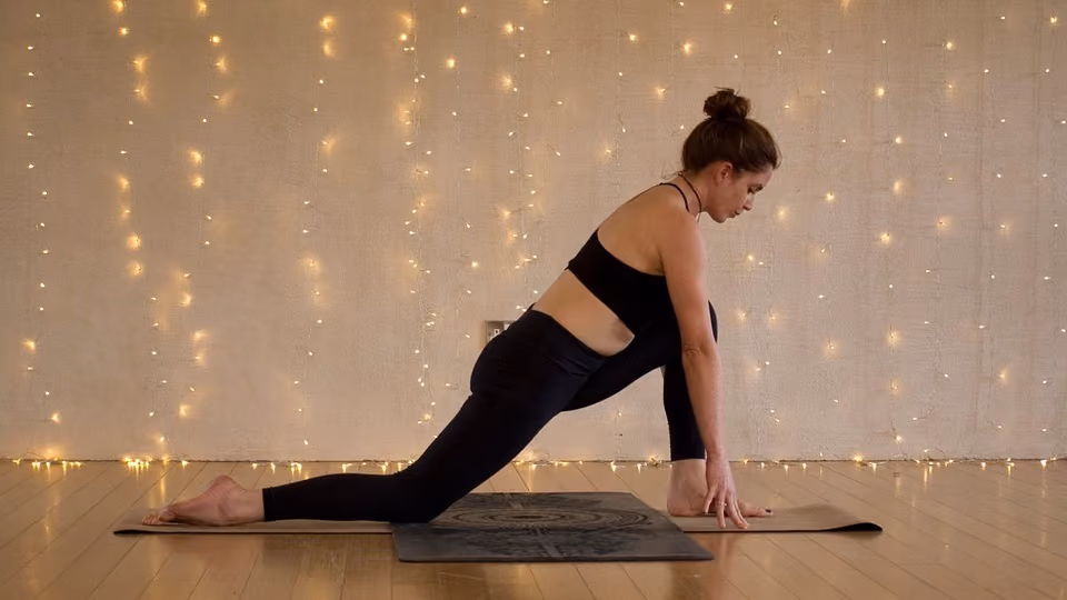 Root to Rise Yoga - with Grainne from Dandelion Yoga 