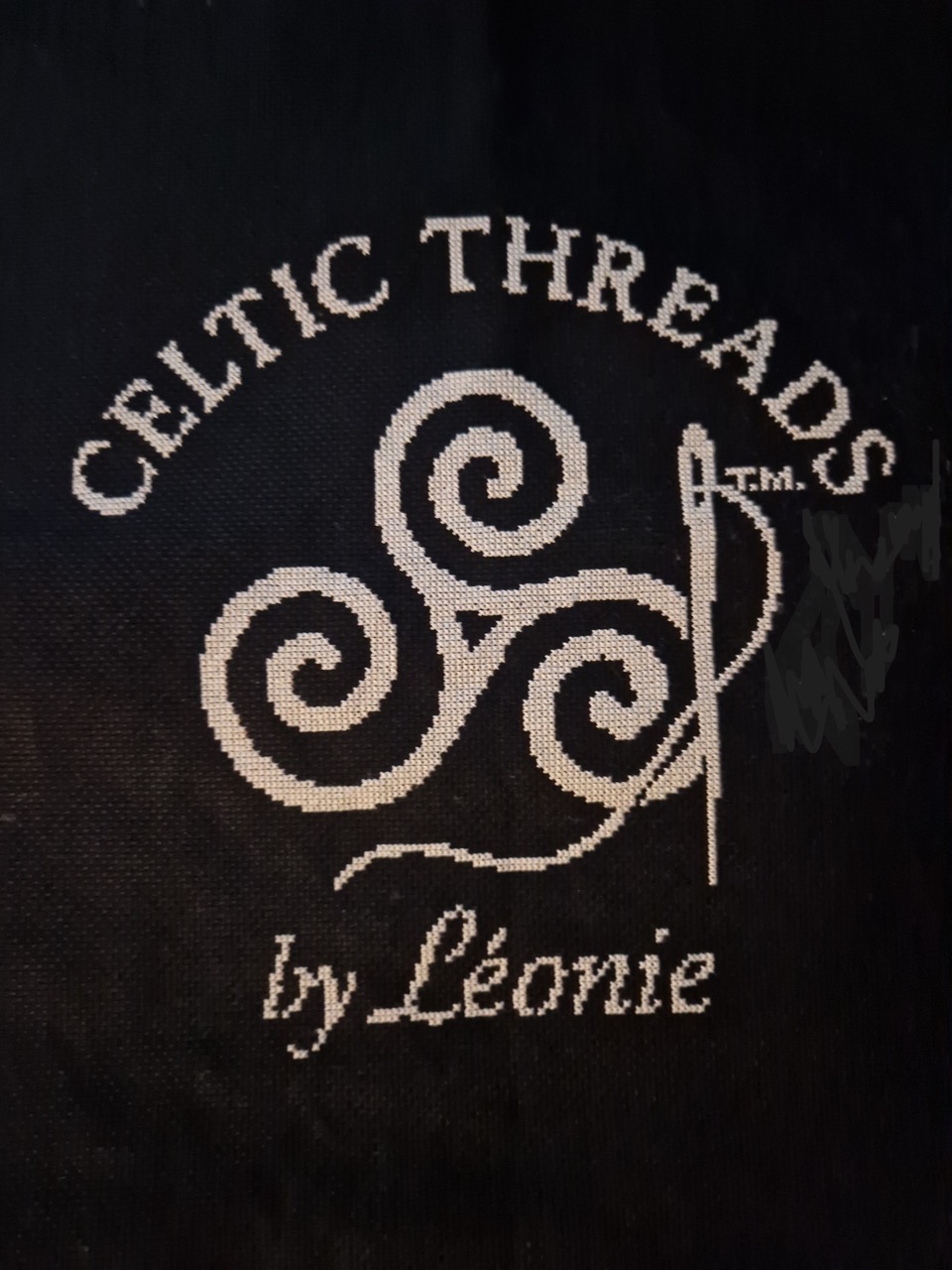 Celtic Threads by Léonie