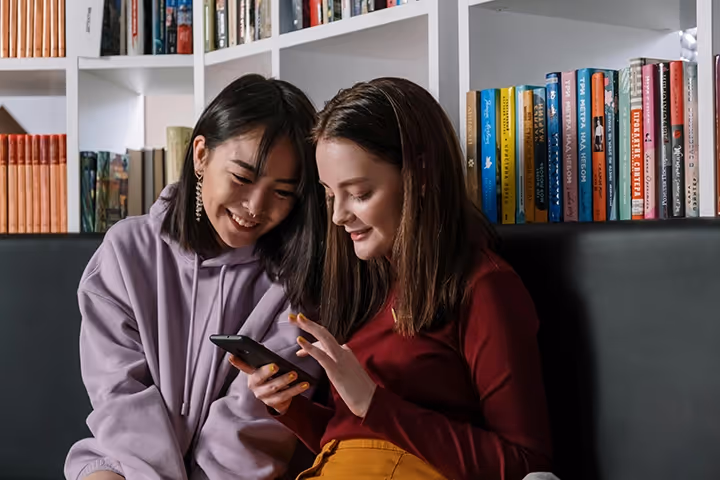 young-women-smiling