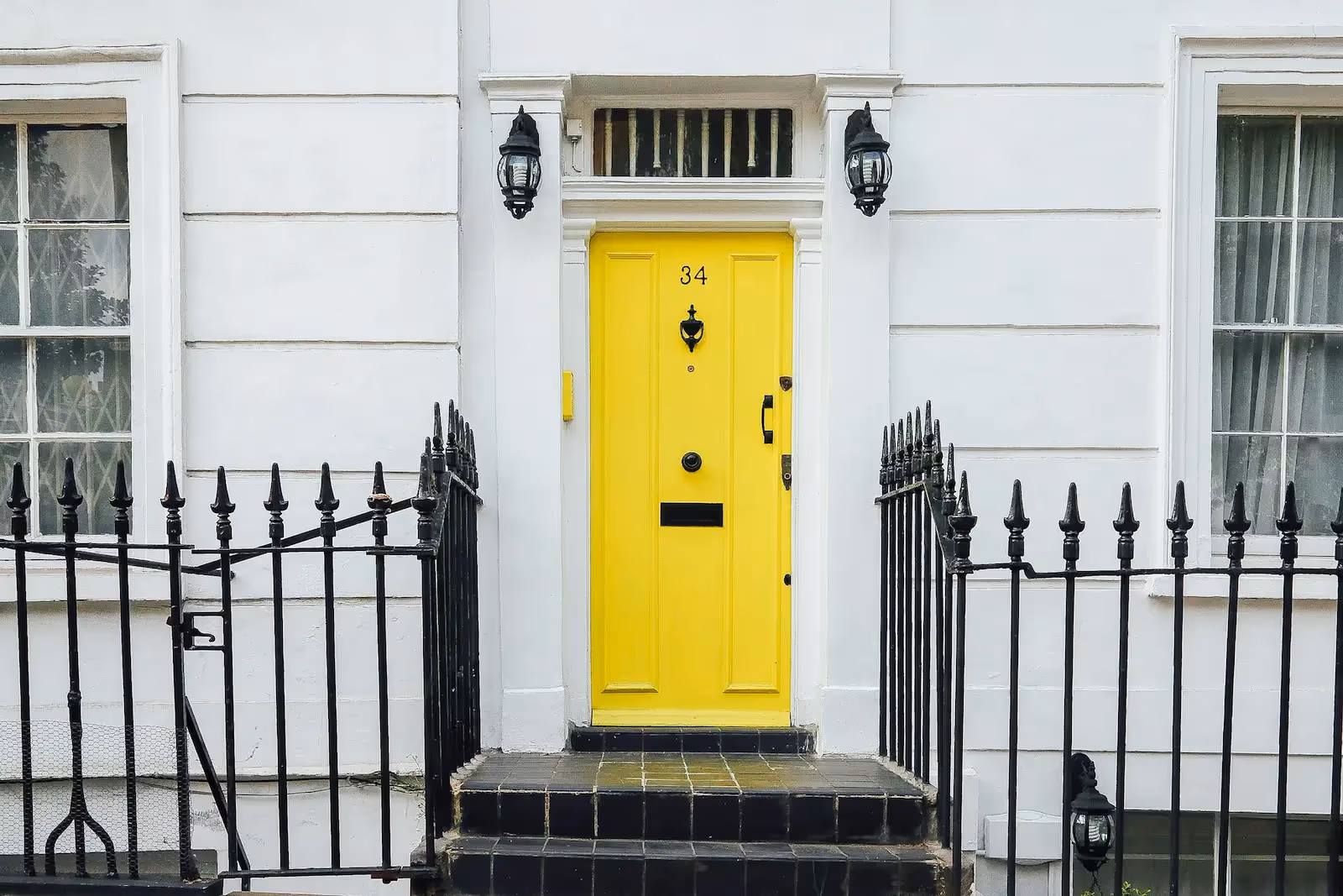 Picture of a yellow door
