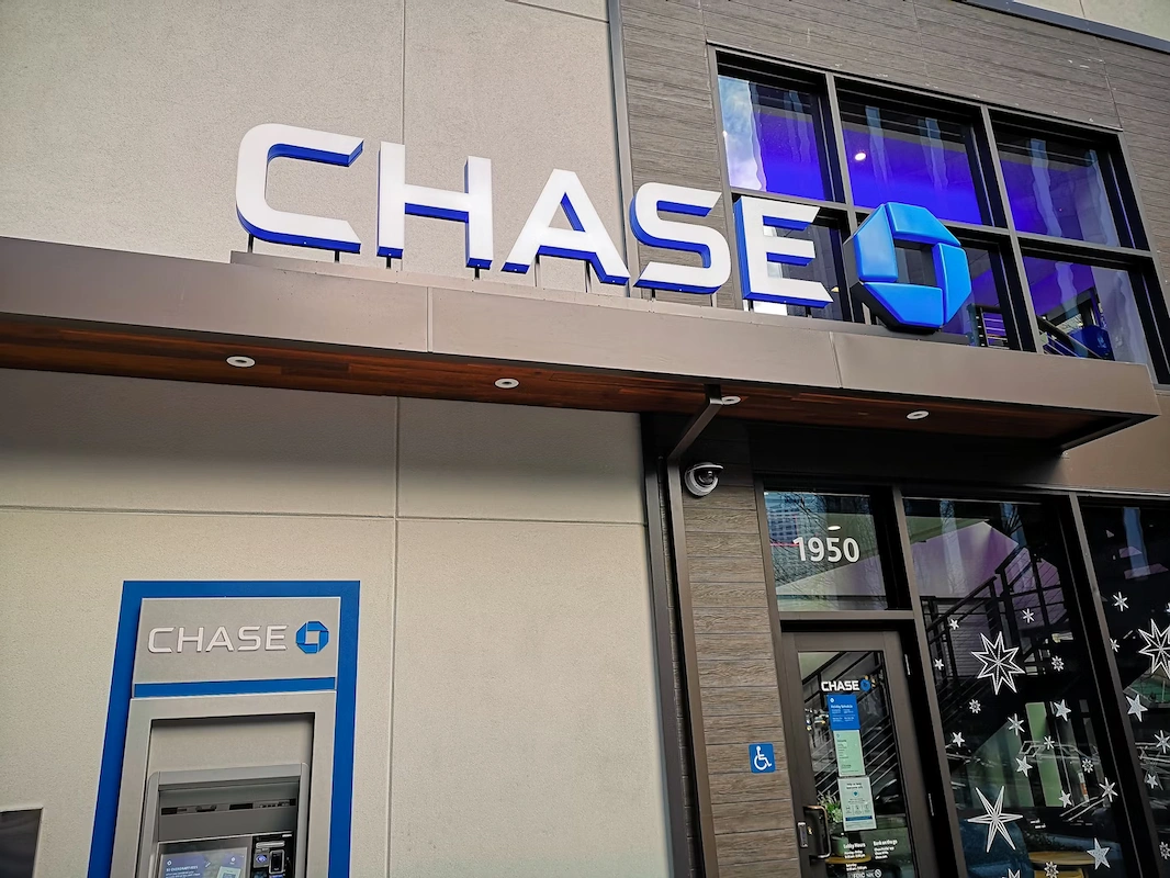 Exterior of a Chase bank.