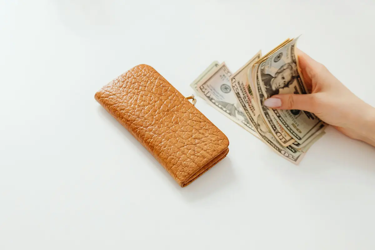 Capital One cash back credit cards 2026 comparison showing Savor SavorOne Quicksilver and QuicksilverOne earning rates and welcome bonuses