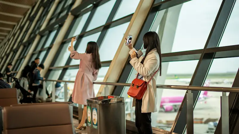 Which Atlanta airport lounge credit card to choose in 2026 based on airline frequency visit count and annual fee budget