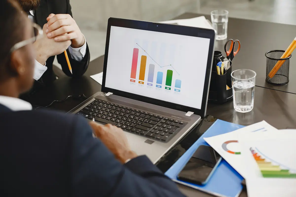 Does Brex report to credit bureaus in 2026 showing monthly reporting to Experian Dun and Bradstreet and Equifax with no personal bureau impact