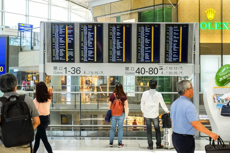 Choosing between flexible travel rewards and American Airlines miles 2026