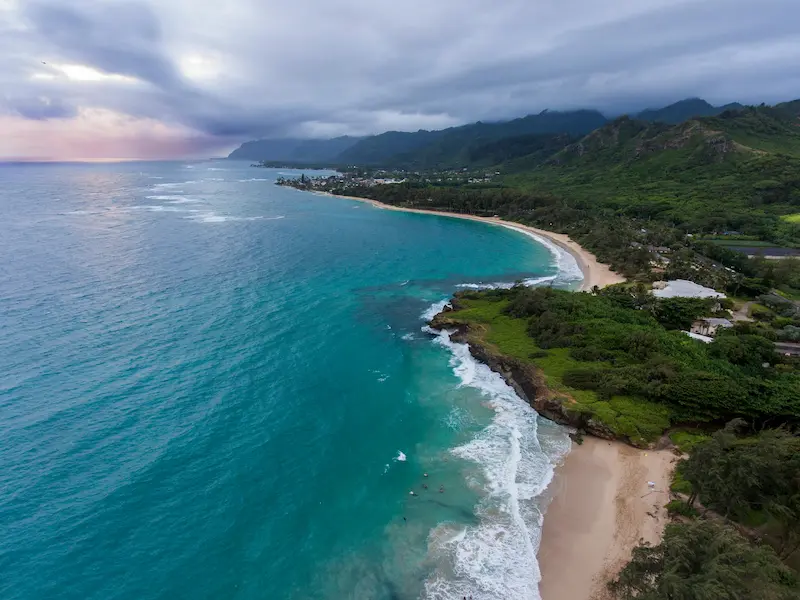 Choosing the best travel card for Hawaii flights and flexible rewards 2026