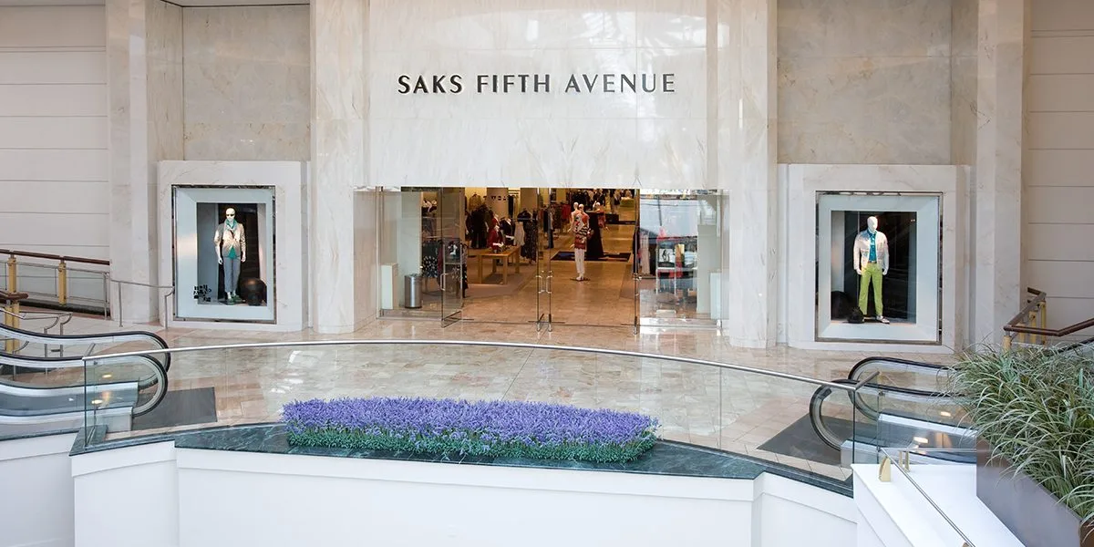 Saks Fifth Avenue store representing how to use the Amex Platinum $50 Saks statement credit before it expires on June 30, 2026.