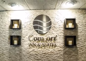 Comfort Inn & Suites Medicine Hat