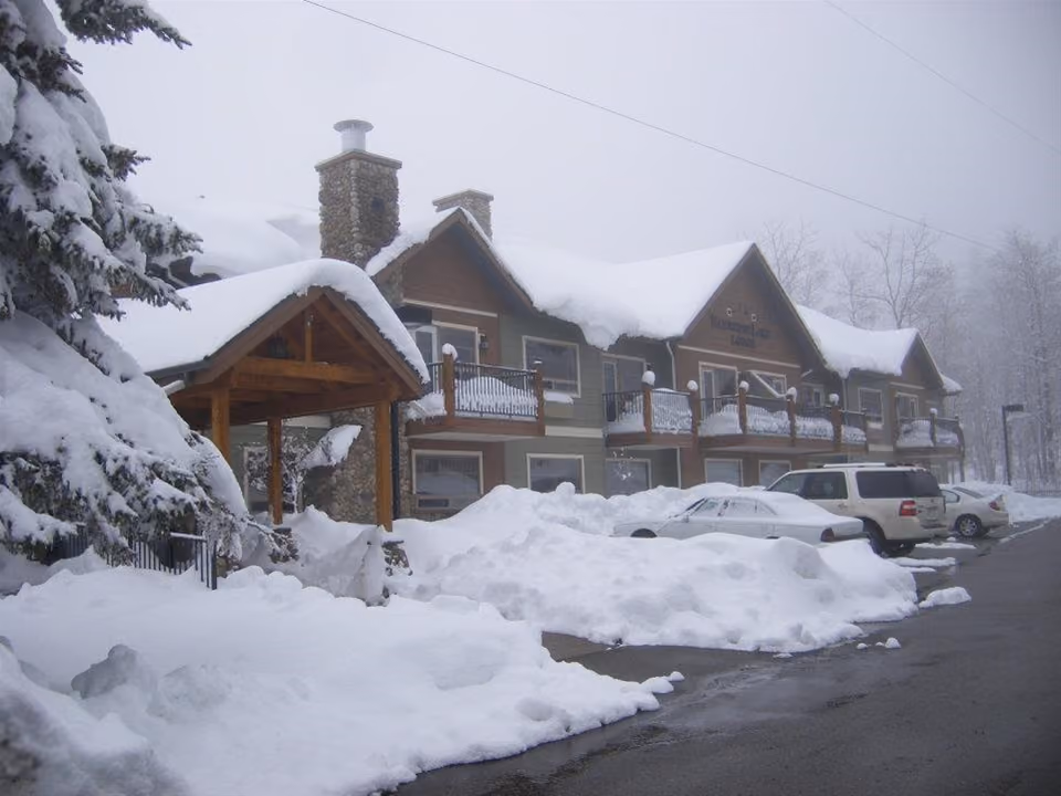 Elkwater Lake Lodge and Resort