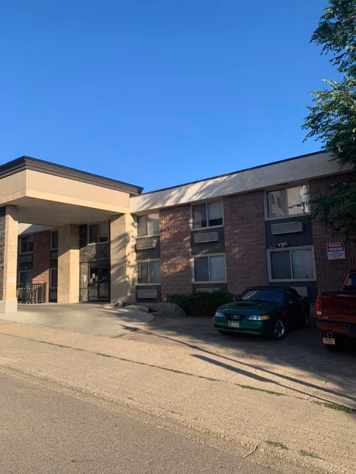 Medicine Hat Villa
