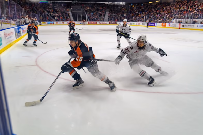 Medicine Hat Tigers vs Lethbridge Hurricanes. Playoff Round 3. Game 3