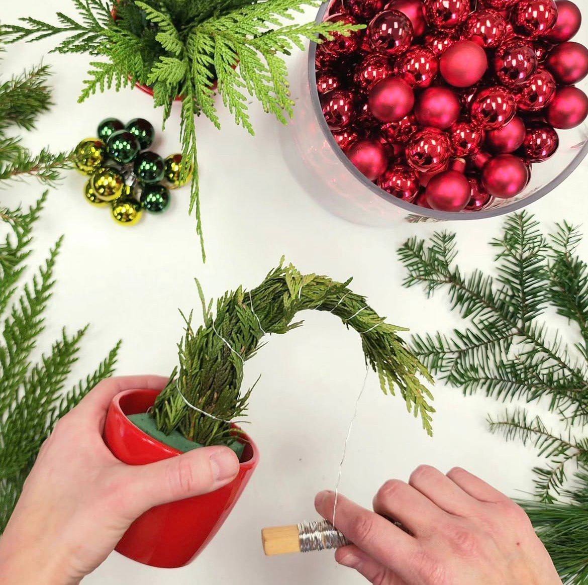 Holiday Blooms and Brunch | 9am Start