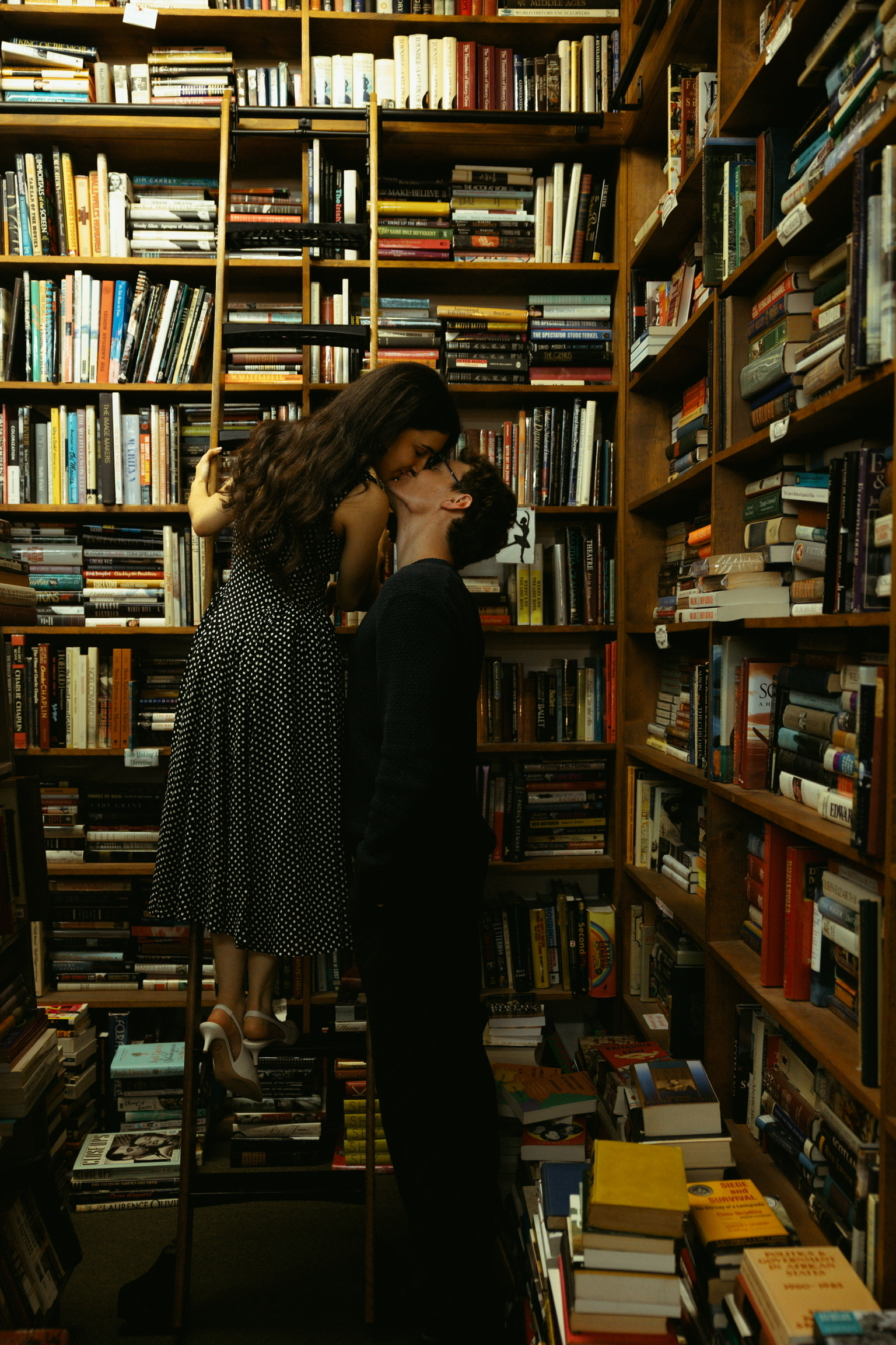 Corné and Isabella together in a bookshop