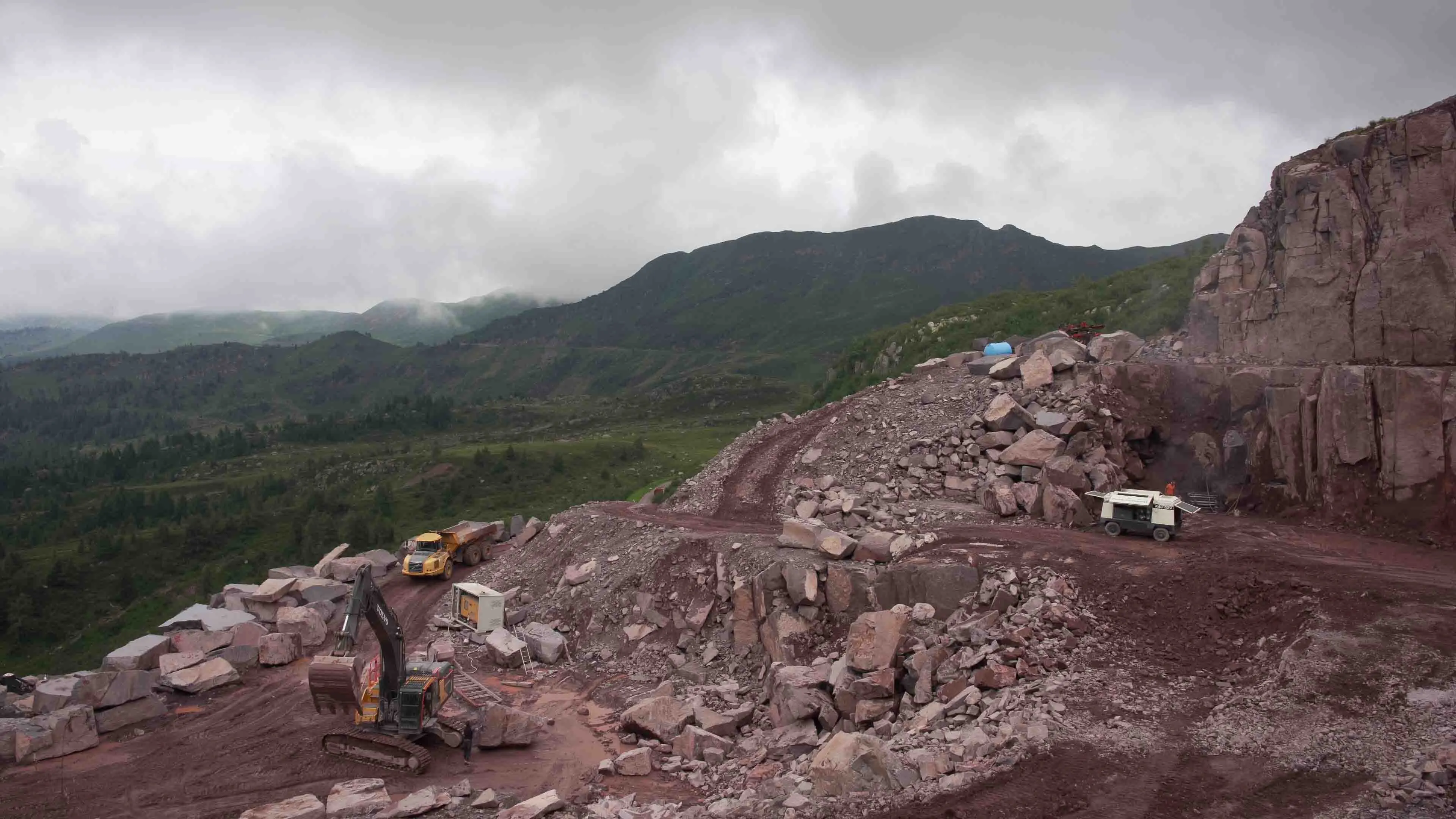 Valcamonica_Cava porfido