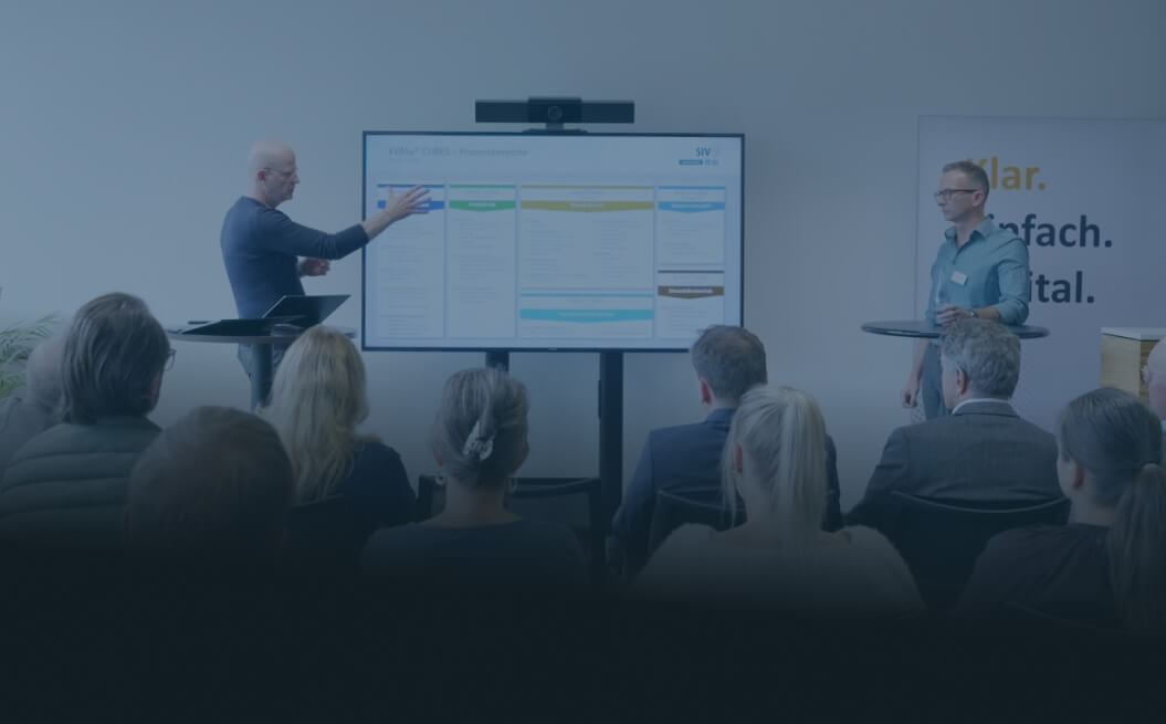 Die SIV demonstriert die kVASy Cubes-Plattform auf der Bühne der RDE Kundentage.