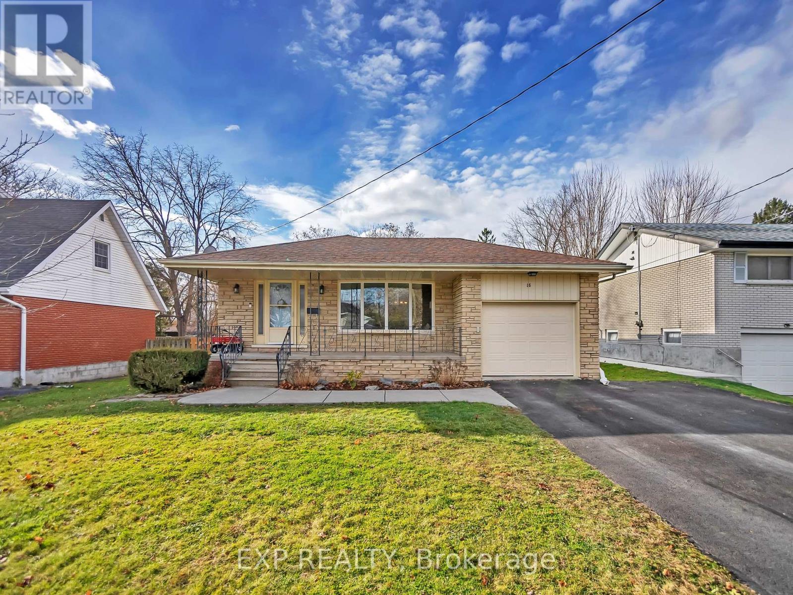 16 APPLEWOOD DRIVE