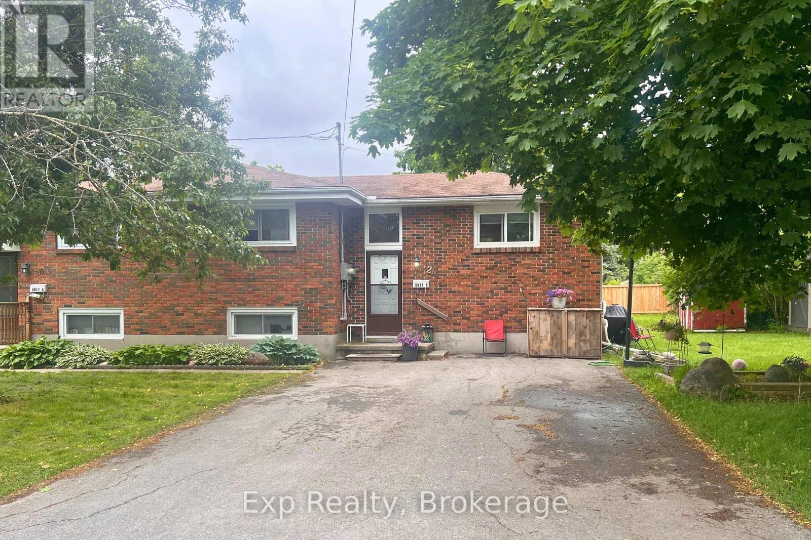 UNIT B - 20 MUNRO AVENUE