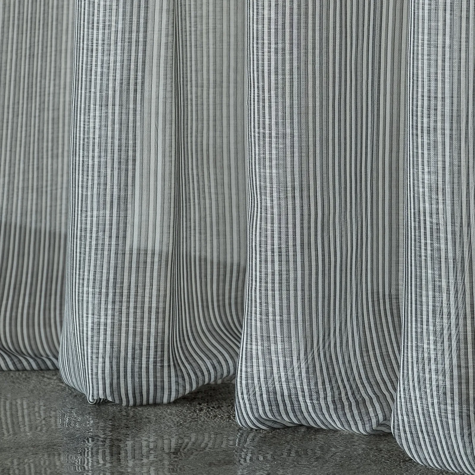 Tessera Thin Stripe