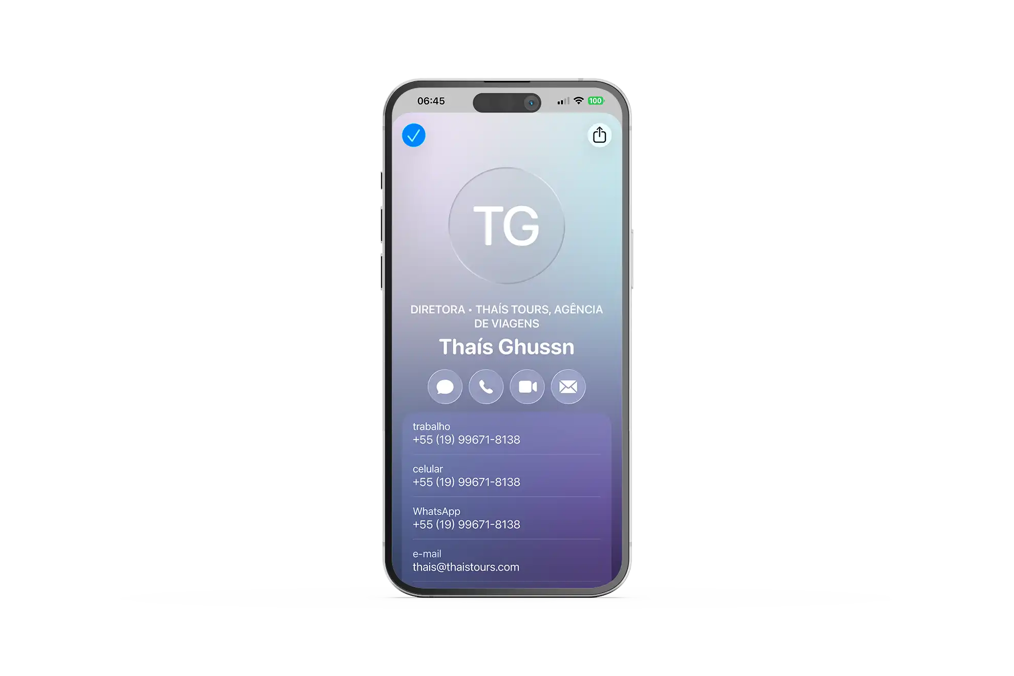 Cartão de contato vCard de Thaís Ghussn, diretora da agência de viagens Thaís Tours, exibido em um iPhone com telefone, WhatsApp Business e e-mail.