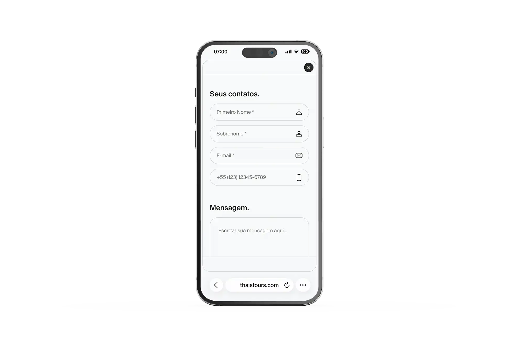 Formulário de mensagem da agência de viagens Thaís Tours exibido em um iPhone, com campos de nome, e-mail, telefone e mensagem para contato com Thaís Ghussn
