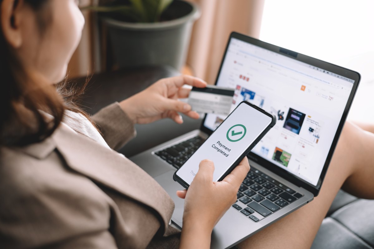 Vai ir izdevīgi pirkt kredītā: kam pievērst uzmanību? Dažādu situāciju salīdzinājums, kurās kredīts var būt piemērots vai nepiemērots.